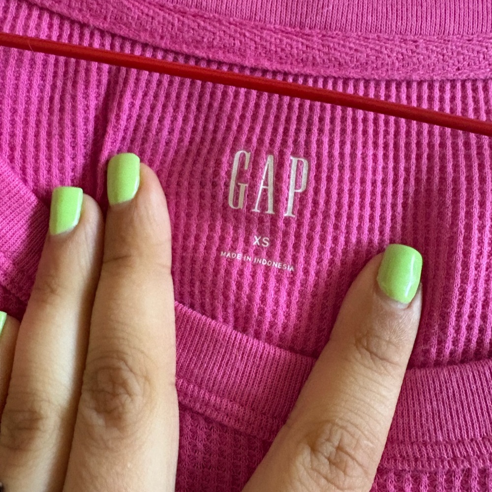 GAP Hot Pink Ribbed Tank - Picture 2 of 5